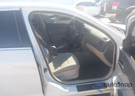 2011 Ford Fusion Se z USA, uszkodzony, nr VIN 3FAHP0HA8BR205859